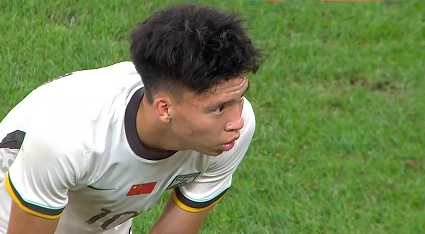 王钰栋一战封神：替补上场独造6球，国足制造惨案，踢爆鱼腩球队